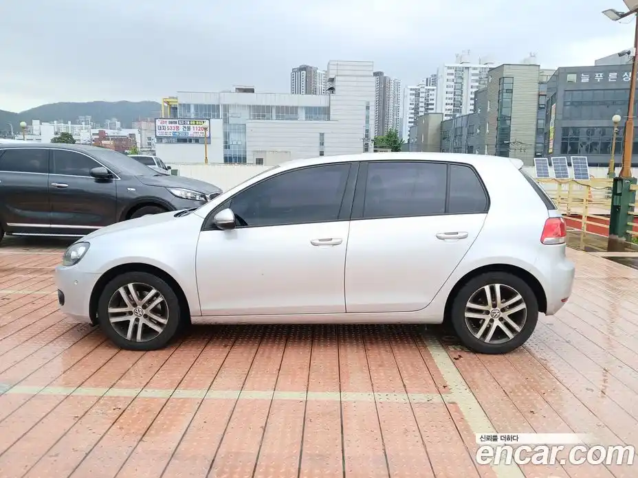 Volkswagen Golf 2011 2.0 автомат (гидро), фото 3