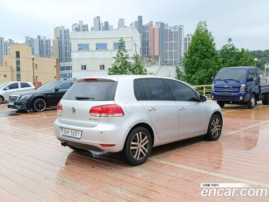 Volkswagen Golf 2011 2.0 автомат (гидро), фото 4