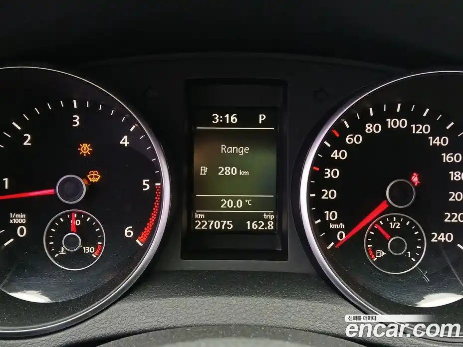 Volkswagen Golf 2011 2.0 автомат (гидро), фото 8