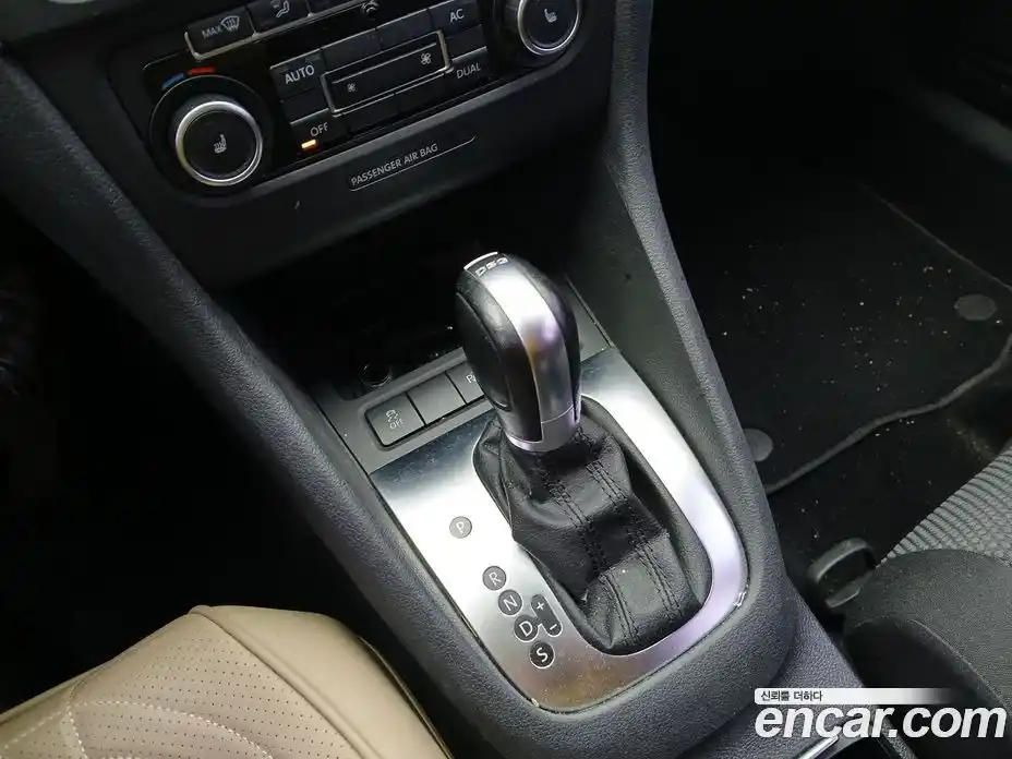 Volkswagen Golf 2011 2.0 автомат (гидро), фото 9