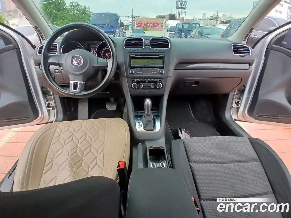 Volkswagen Golf 2011 2.0 автомат (гидро), фото 10