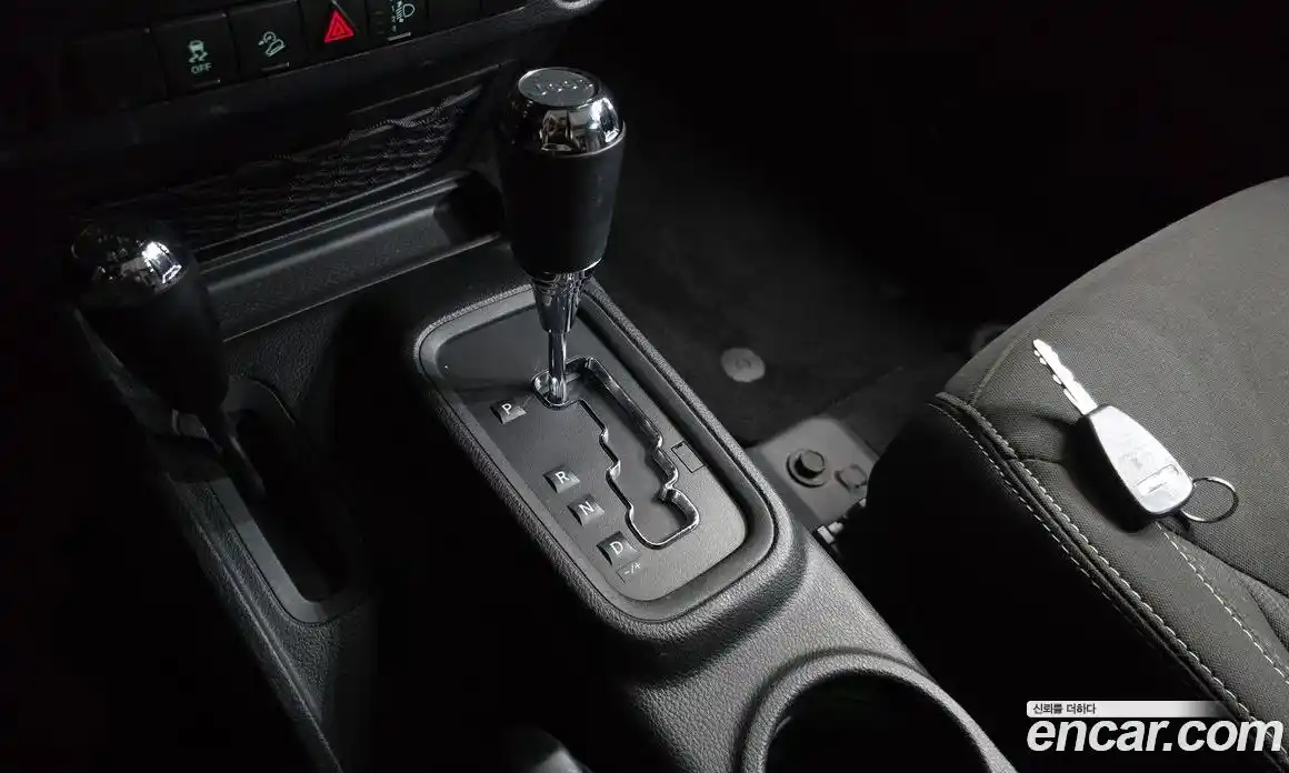Jeep Wrangler 2016 3.6 автомат (гидро), фото 12