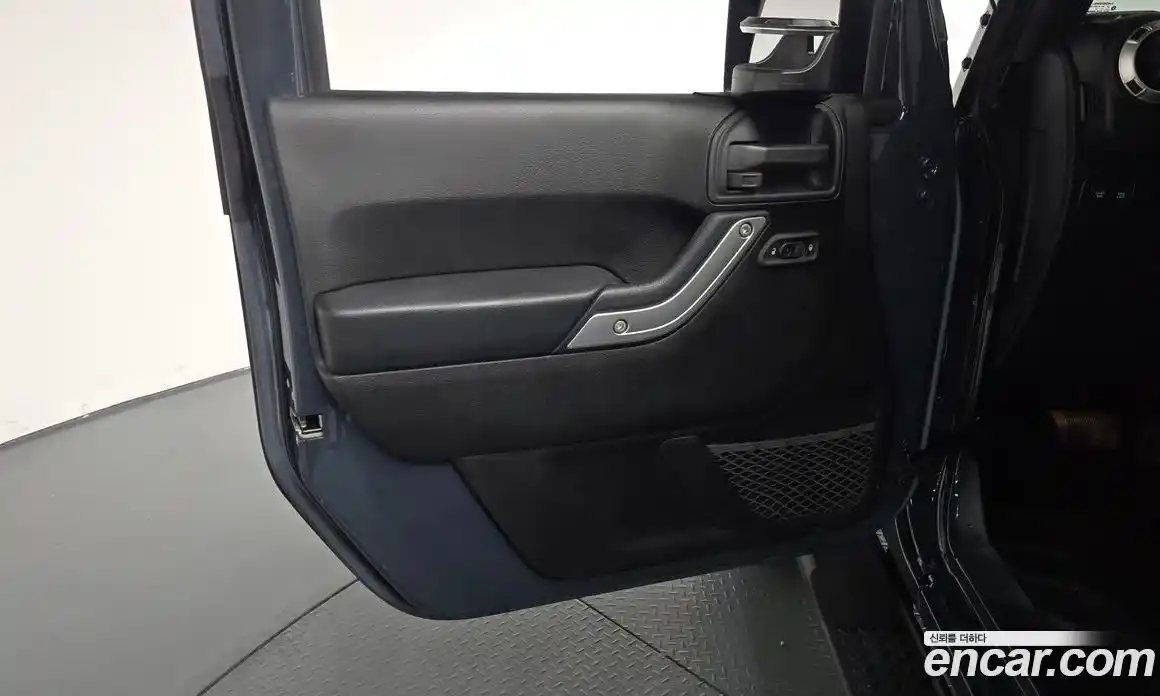 Jeep Wrangler 2016 3.6 автомат (гидро), фото 14