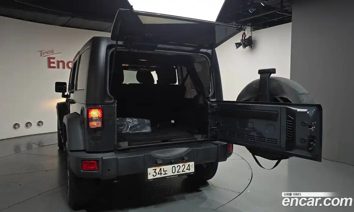Jeep Wrangler 2016 3.6 автомат (гидро), фото 26