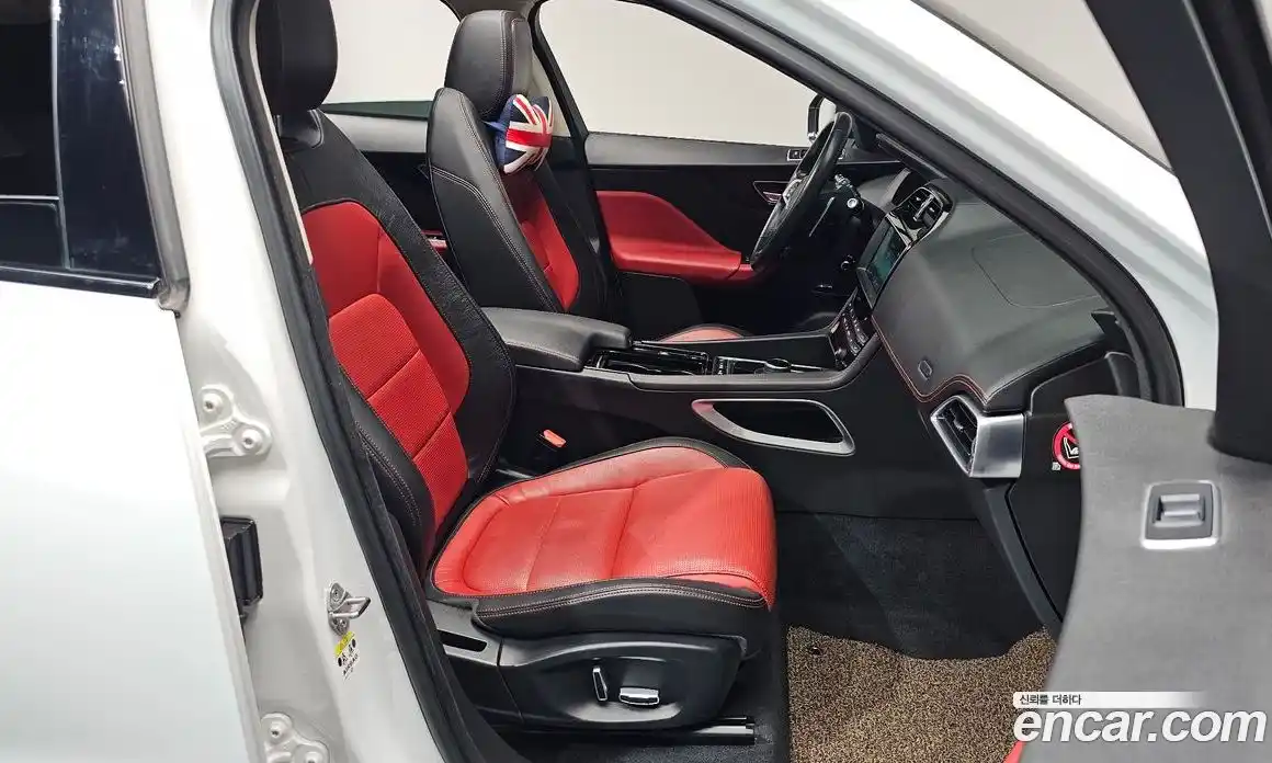Jaguar F-Pace 2019 2.0 гидро, фото 15