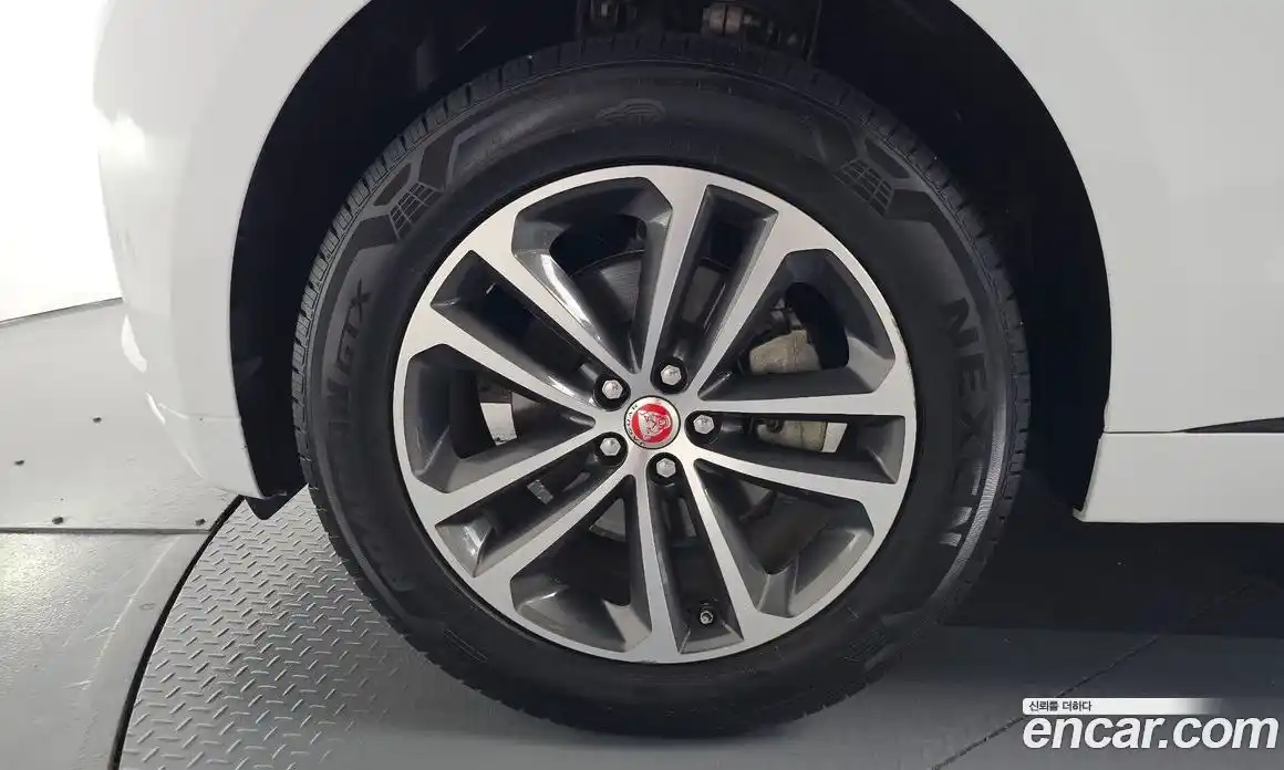 Jaguar F-Pace 2019 2.0 гидро, фото 4