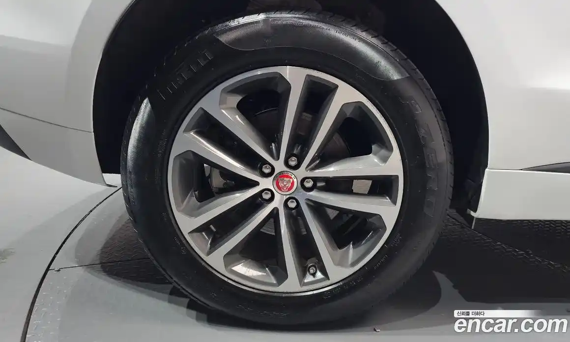 Jaguar F-Pace 2019 2.0 гидро, фото 6
