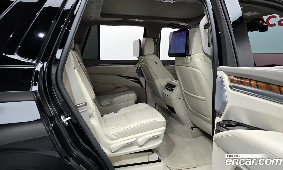 Cadillac Escalade 2025 6.2 гидро, фото 11