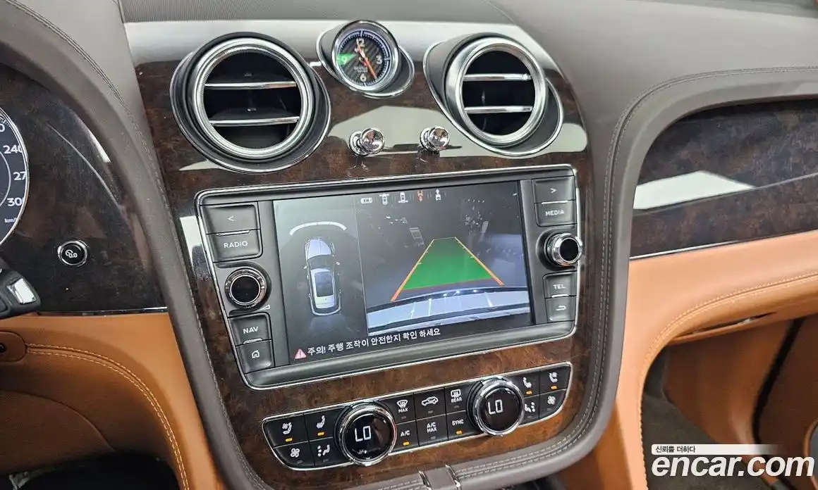 Bentley Bentayga 2019 4.0 гидро, фото 15
