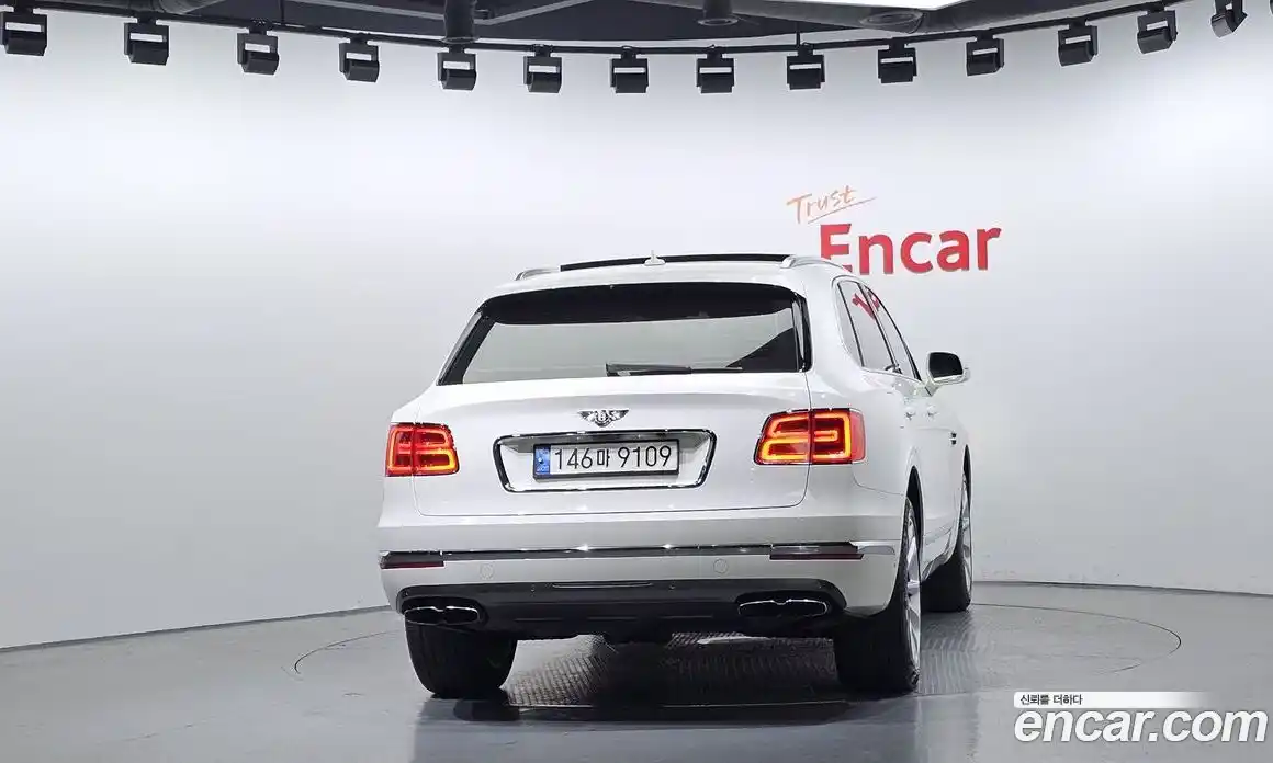Bentley Bentayga 2019 4.0 гидро, фото 4