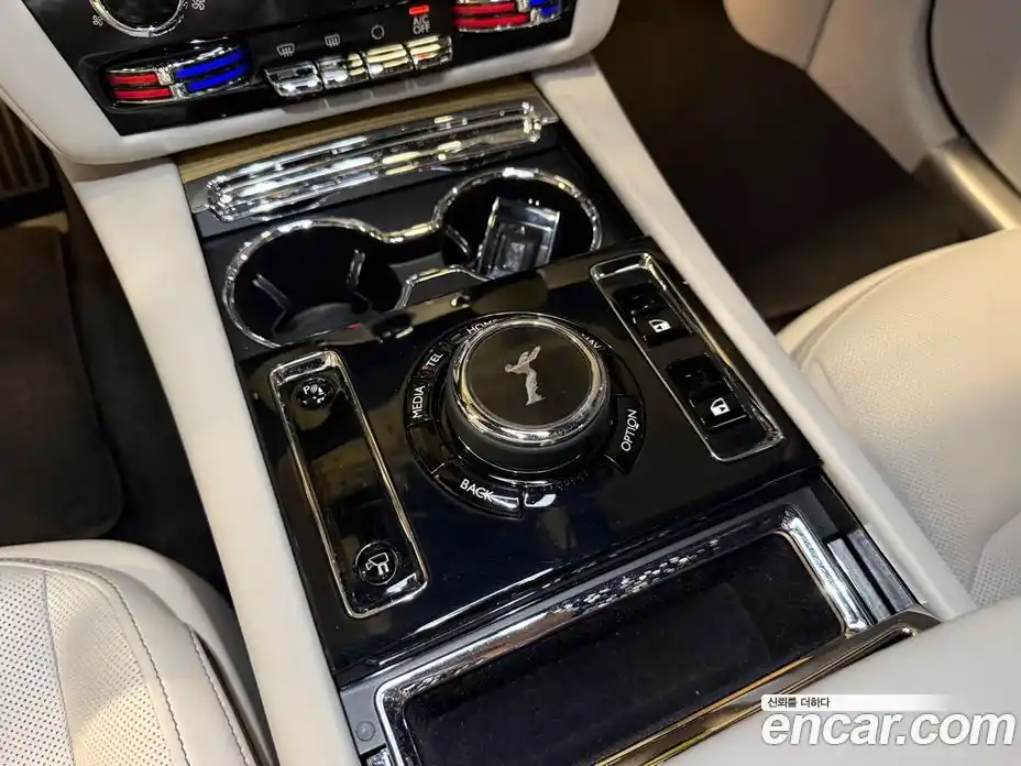 Rolls-Royce Spectre 2024 0.3 гидро, фото 15