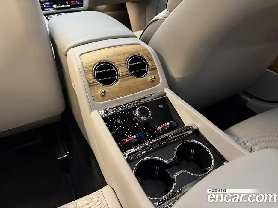 Rolls-Royce Spectre 2024 0.3 гидро, фото 18
