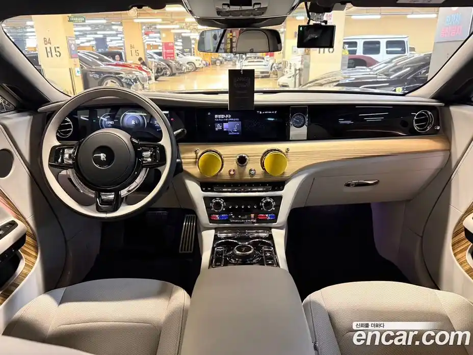 Rolls-Royce Spectre 2024 0.3 гидро, фото 7