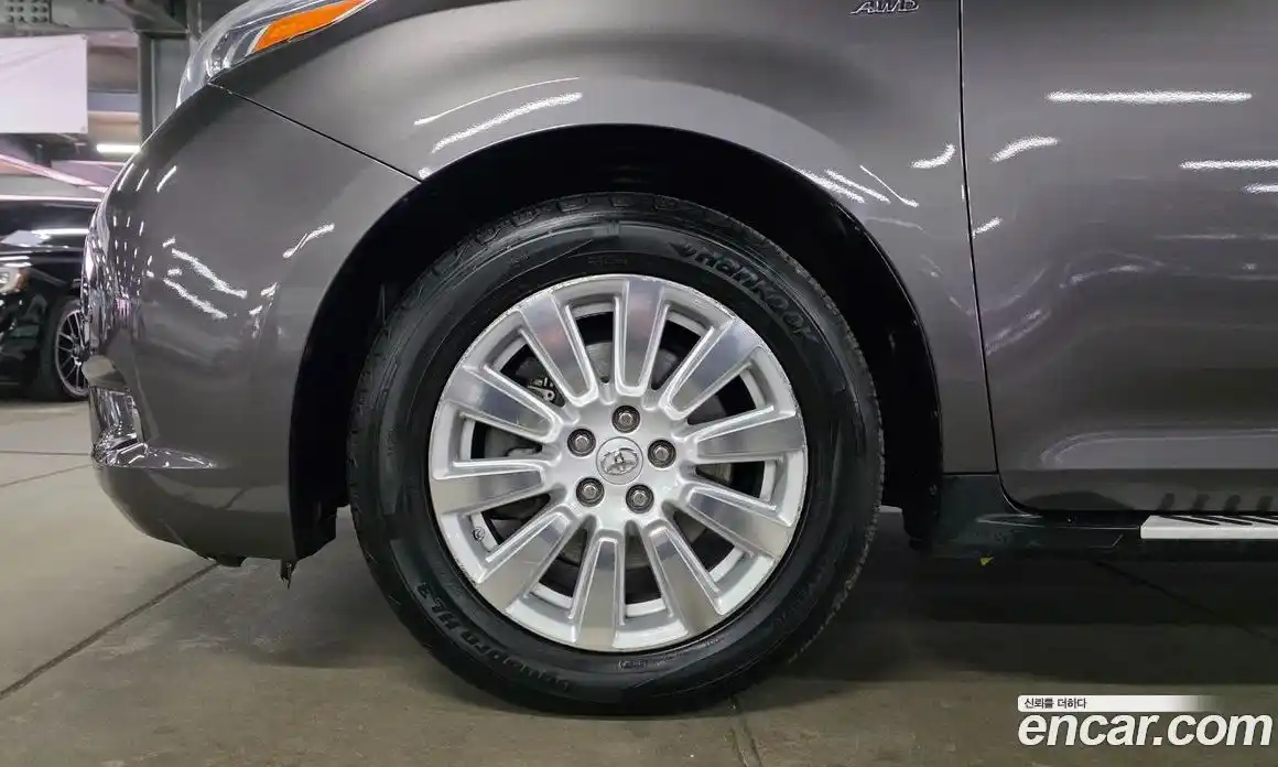 Toyota Sienna 2017 3.5 гидро, фото 12