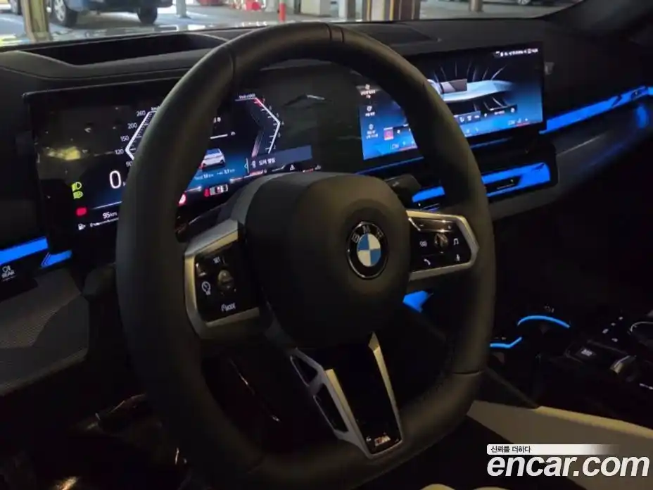 BMW 5-Series 2025 2.0 гидро, фото 15