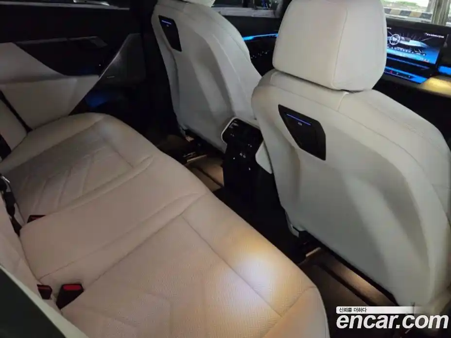 BMW 5-Series 2025 2.0 гидро, фото 8
