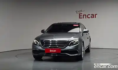 Mercedes-Benz E-Class 2018 2.0 автомат (гидро), миниатюра 2