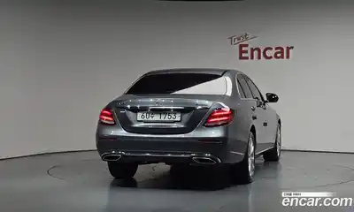 Mercedes-Benz E-Class 2018 2.0 автомат (гидро), миниатюра 3