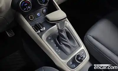 Hyundai Venue 2021 1.6 автомат (гидро), миниатюра 12