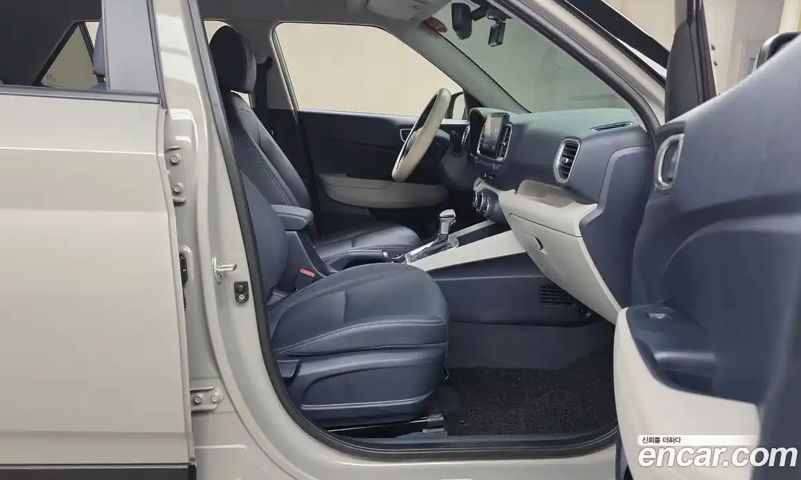 Hyundai Venue 2021 1.6 автомат (гидро), фото 17