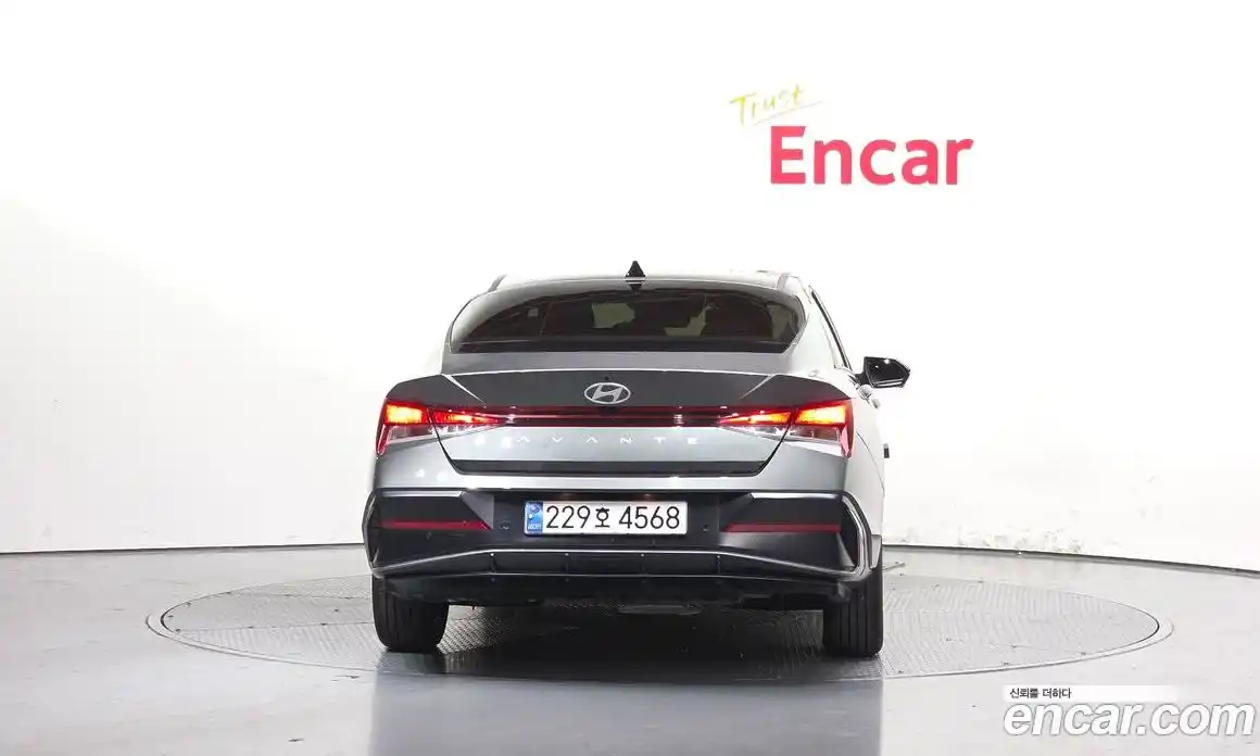Hyundai Avante 2024 1.6 автомат (гидро), фото 4