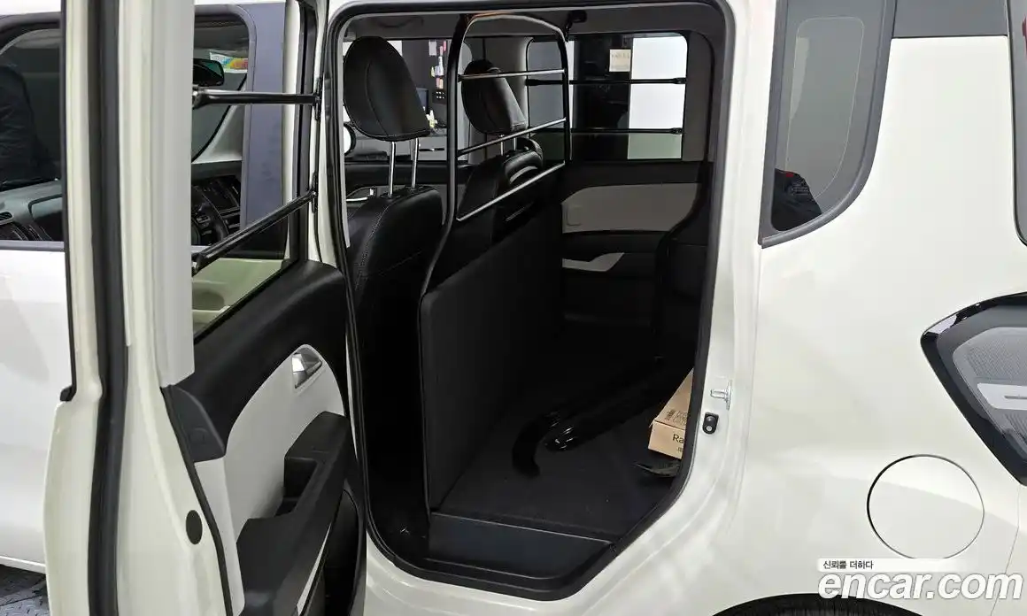 Kia Ray 2023 1.0 автомат (гидро), фото 11