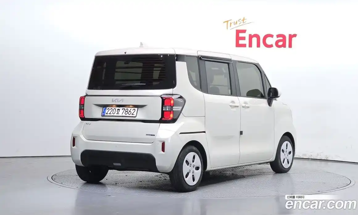 Kia Ray 2023 1.0 автомат (гидро), фото 2