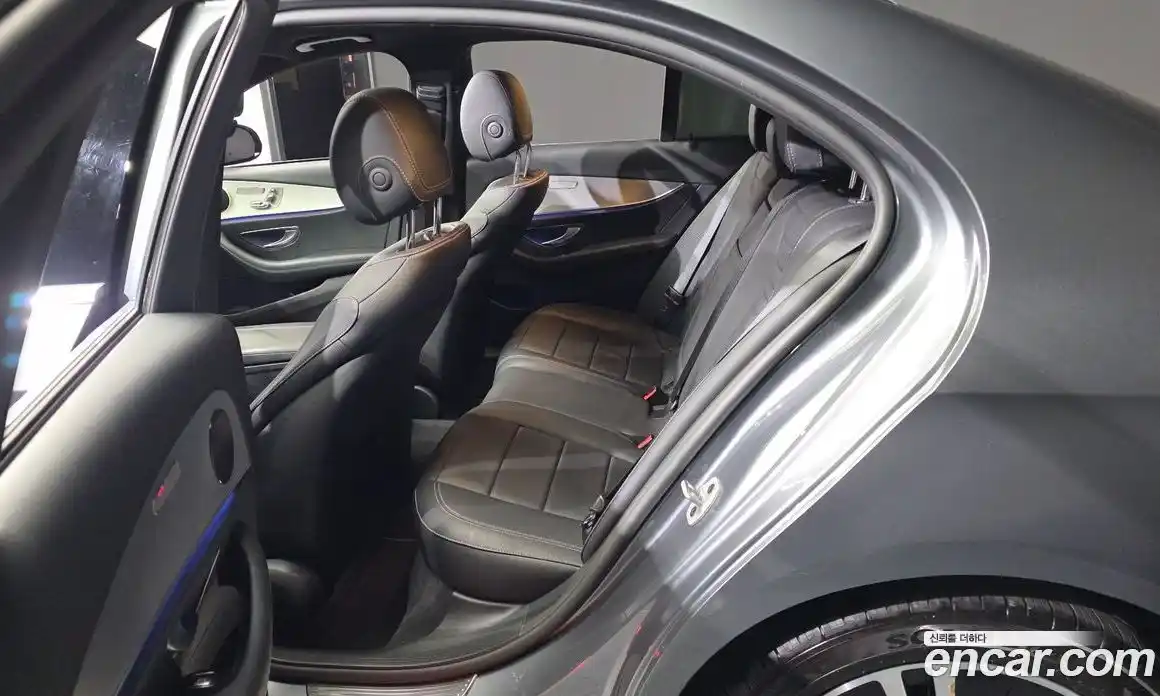 Mercedes-Benz E-Class 2021 2.0 автомат (гидро), фото 17