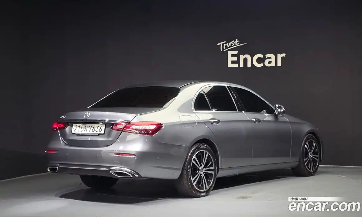 Mercedes-Benz E-Class 2021 2.0 автомат (гидро), фото 2