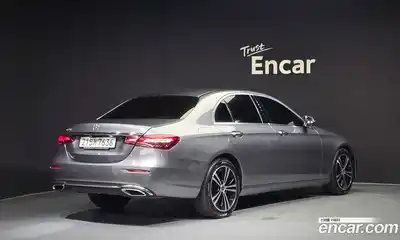 Mercedes-Benz E-Class 2021 2.0 автомат (гидро), миниатюра 2
