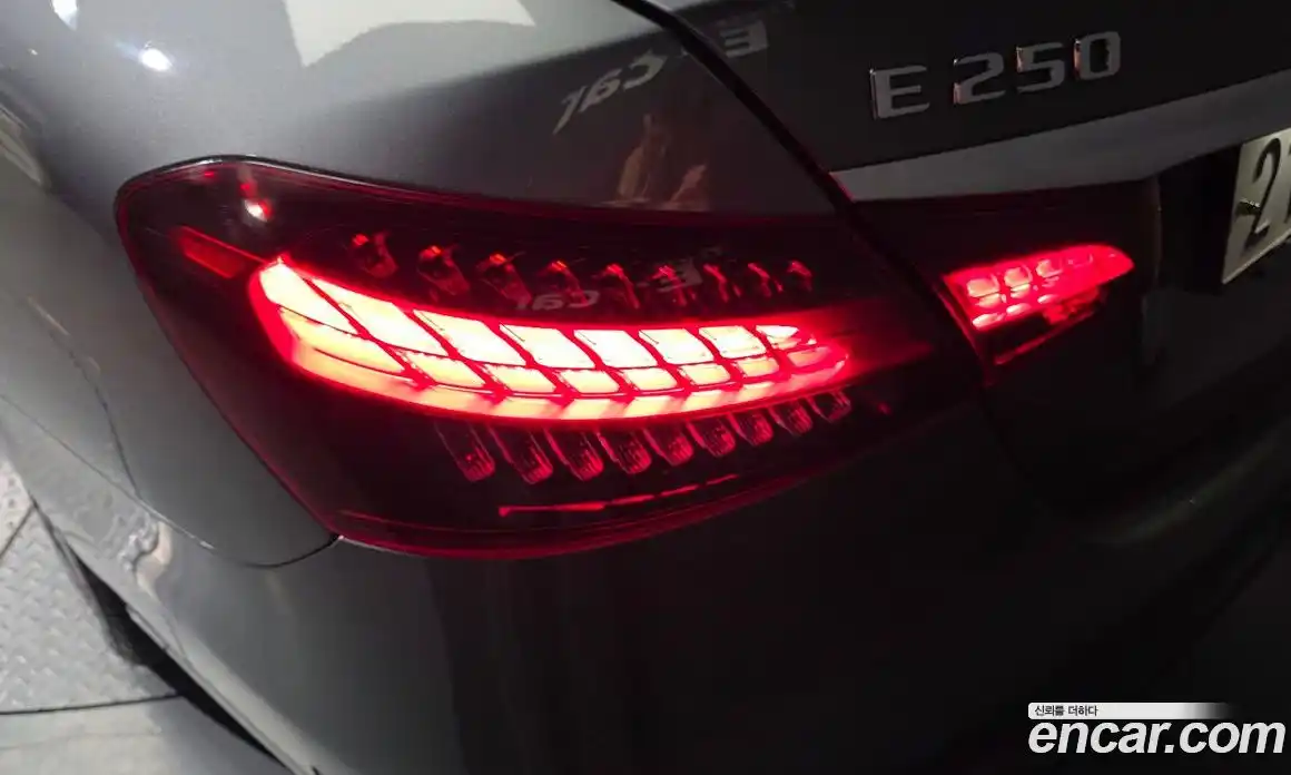 Mercedes-Benz E-Class 2021 2.0 автомат (гидро), фото 9