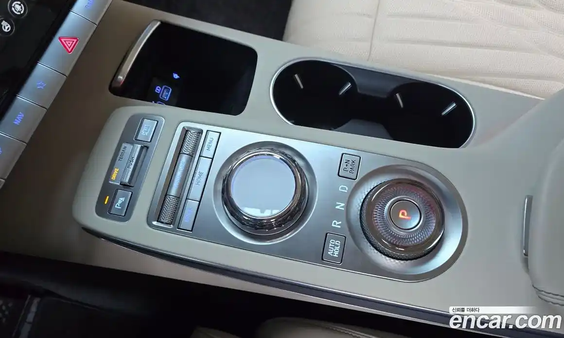 Genesis GV70 2023 3.5 автомат (гидро), фото 12