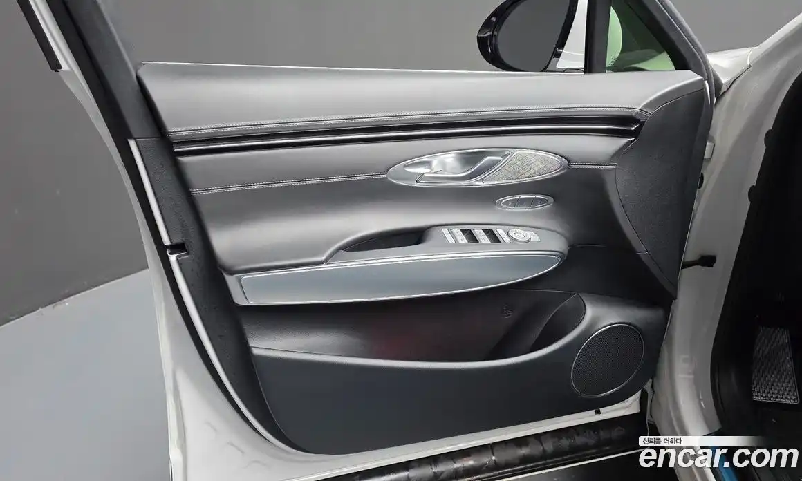Genesis GV70 2022 2.5 гидро, фото 14