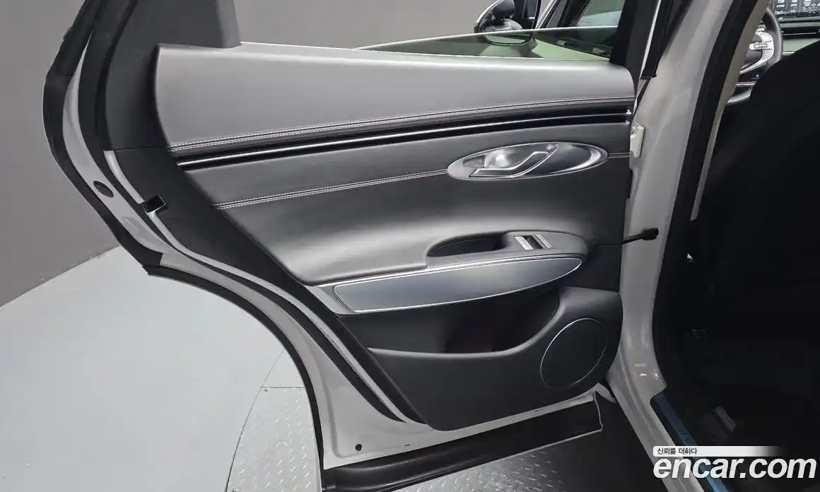 Genesis GV70 2022 2.5 гидро, фото 15
