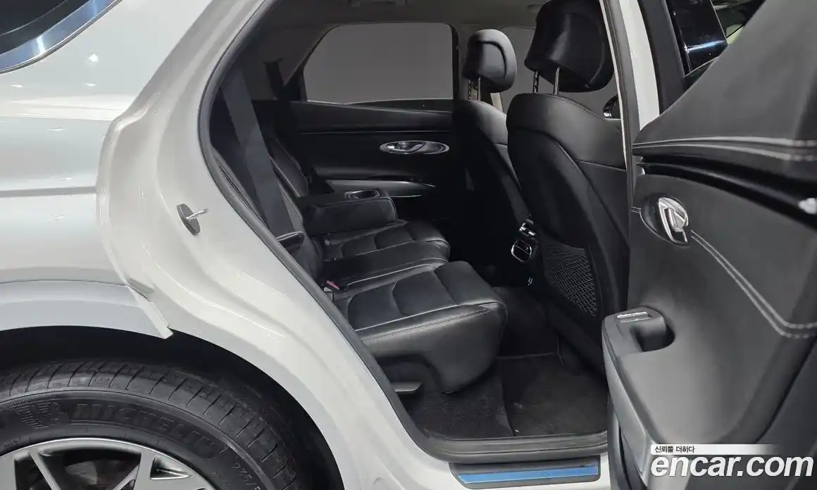 Genesis GV70 2022 2.5 гидро, фото 17