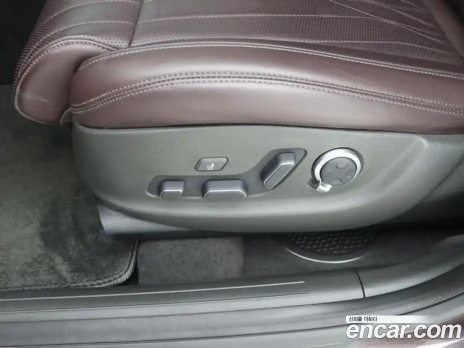 Genesis GV70 2022 2.5 гидро, фото 18
