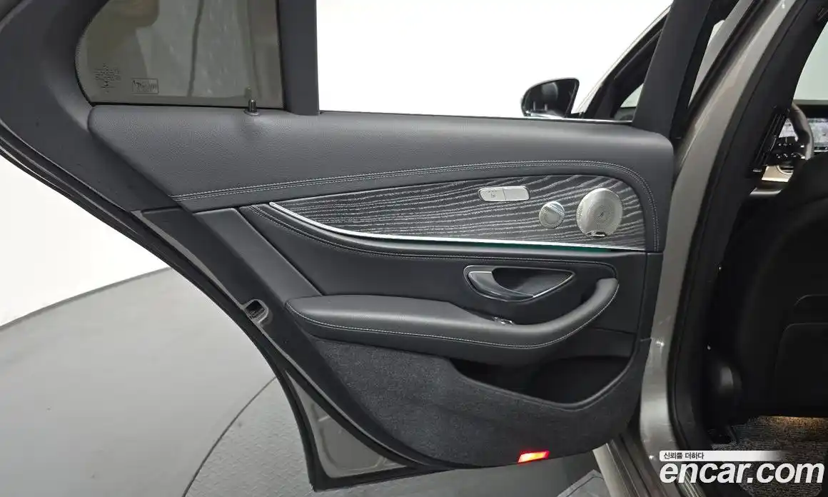 Mercedes-Benz E-Class 2022 2.0 автомат (гидро), фото 14