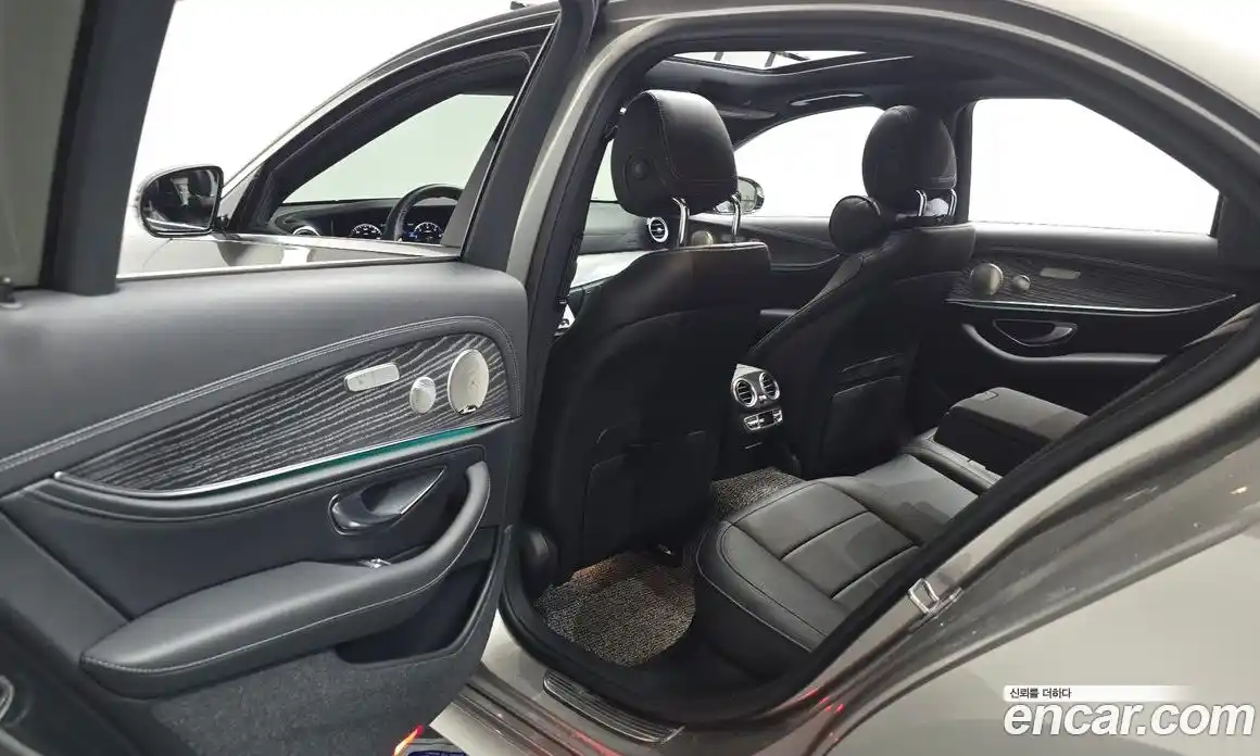 Mercedes-Benz E-Class 2022 2.0 автомат (гидро), фото 15