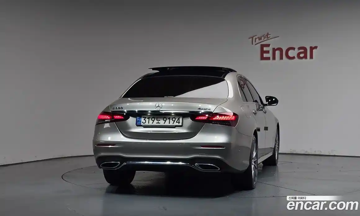 Mercedes-Benz E-Class 2022 2.0 автомат (гидро), фото 3