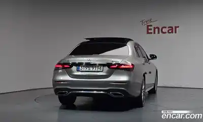 Mercedes-Benz E-Class 2022 2.0 автомат (гидро), миниатюра 3