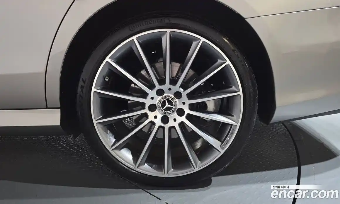 Mercedes-Benz E-Class 2022 2.0 автомат (гидро), фото 6