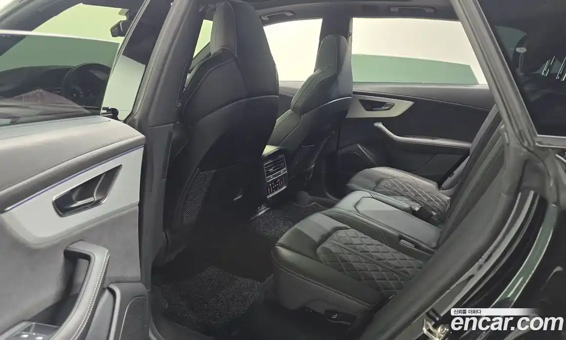 Audi Q8 2023 3.0 автомат (гидро), фото 11