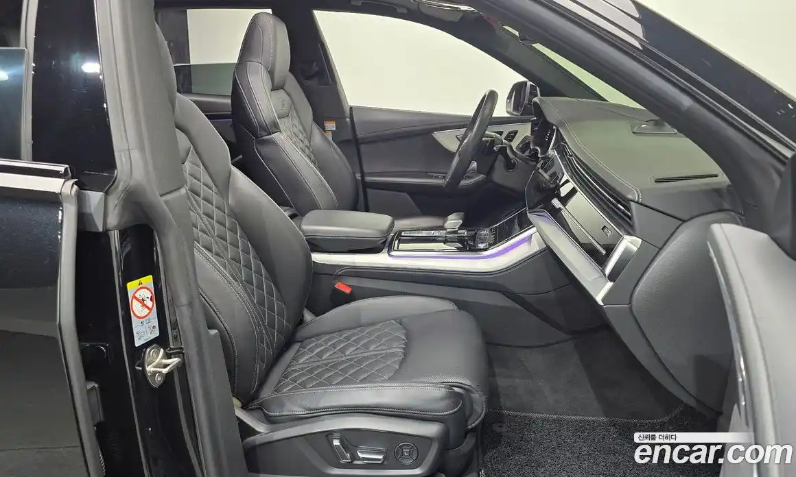 Audi Q8 2023 3.0 автомат (гидро), фото 12