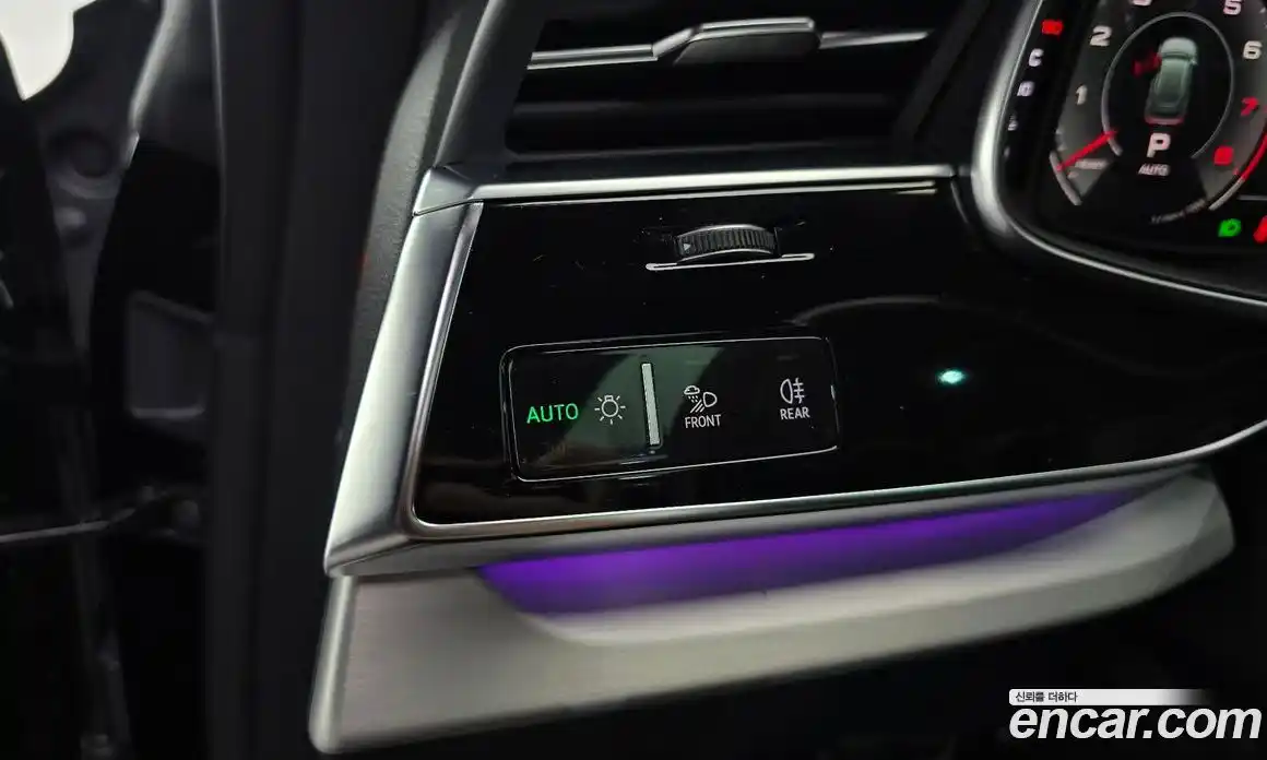 Audi Q8 2023 3.0 автомат (гидро), фото 13