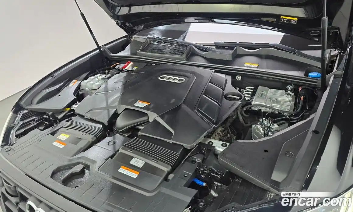 Audi Q8 2023 3.0 автомат (гидро), фото 6