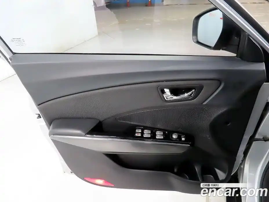 SsangYong TIBOLI 2018 1.6 автомат (гидро), фото 13
