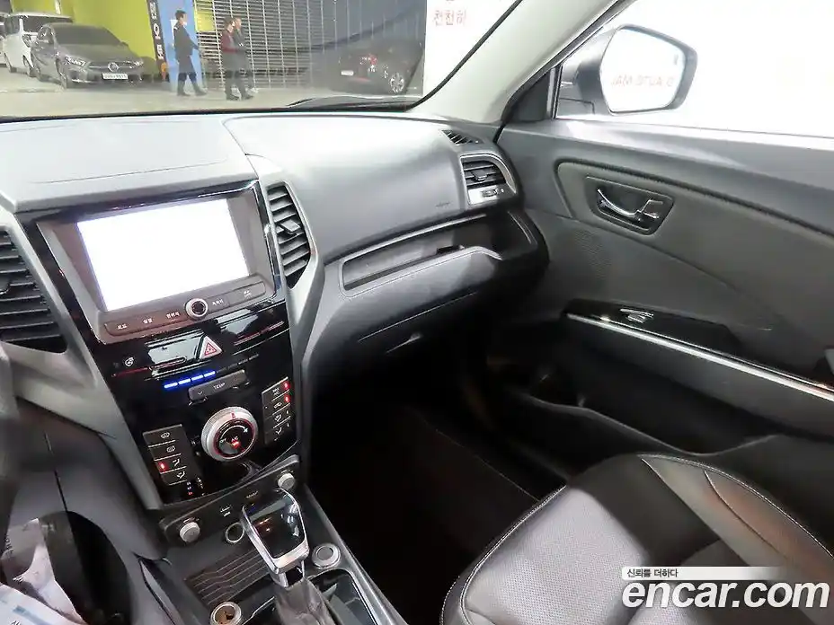 SsangYong TIBOLI 2018 1.6 автомат (гидро), фото 17
