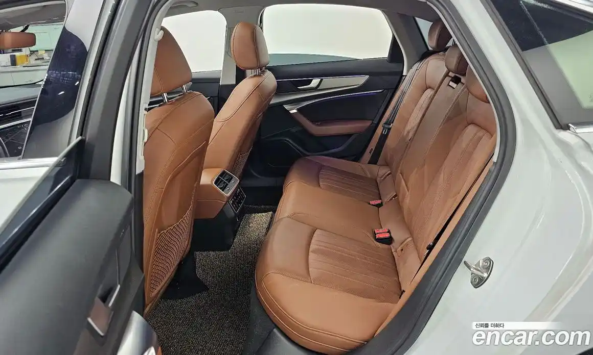 Audi A6 2020 2.0 автомат (гидро), фото 18