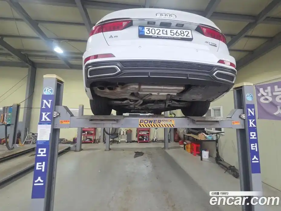 Audi A6 2023 2.0 гидро, фото 2