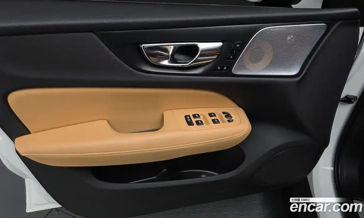 Volvo V60 2019 2.0 автомат (гидро), фото 14